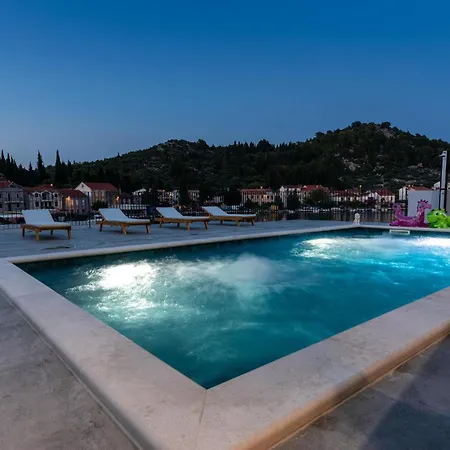 Stunning In בלאצ'ה