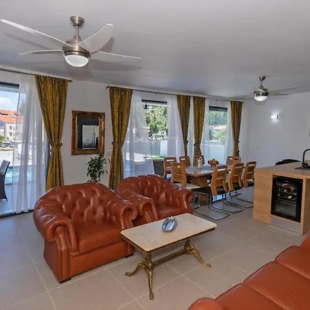 Holiday home Stunning In