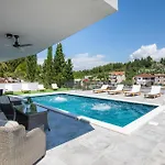Semesterbostad Beautiful Home In Blace Blace