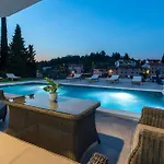 Beautiful Home In Blace * 블라체